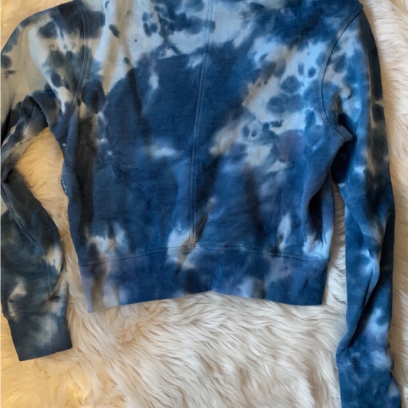 CALVIN KLEIN PERFORMANCE TIE-DYE FLEECE CROPPED DARK BLUE SWEATSHIRT - Picture 5 of 5
